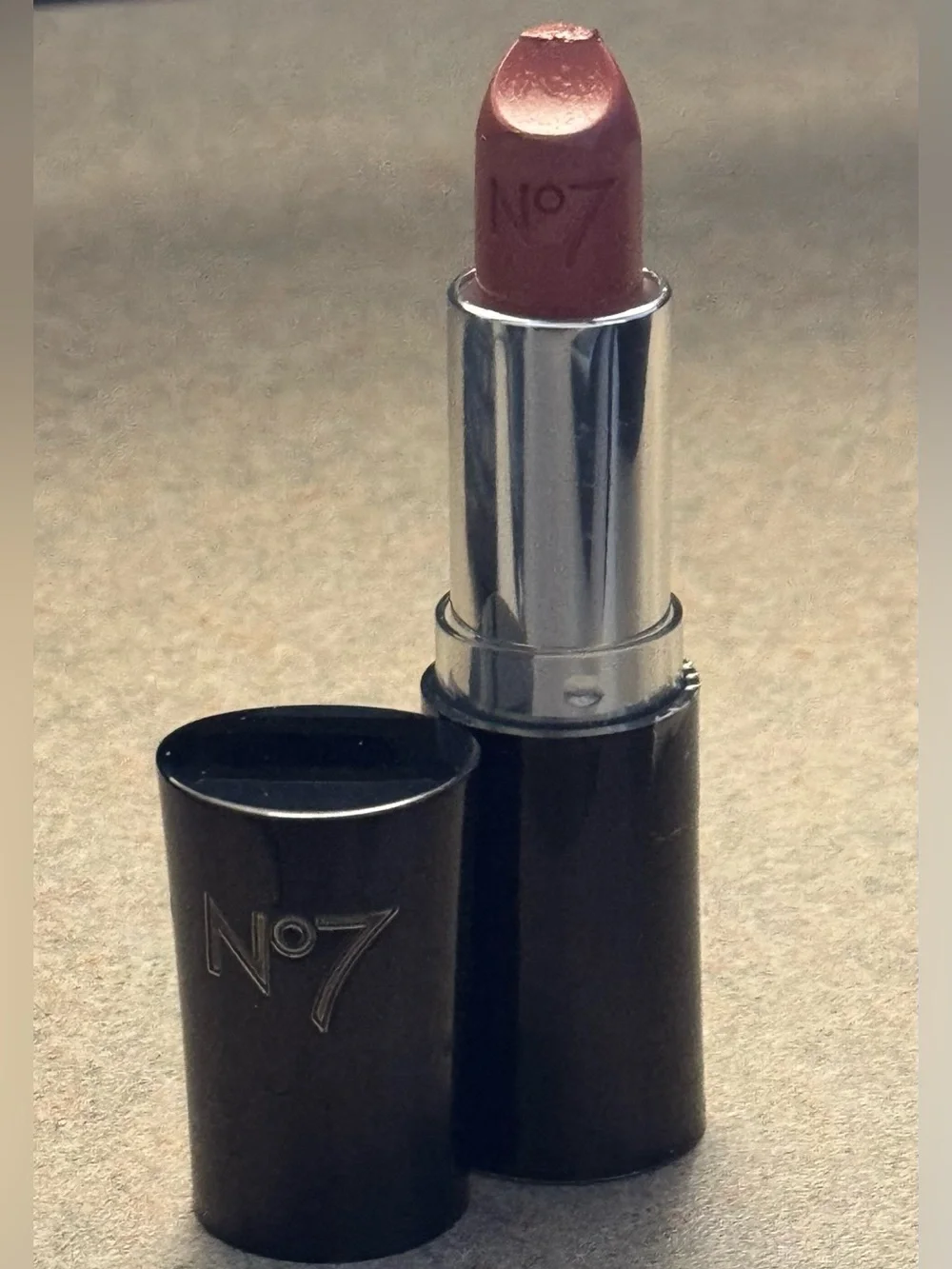 New Boots No7 Moisture Drench Lipstick Honey Bloom 740